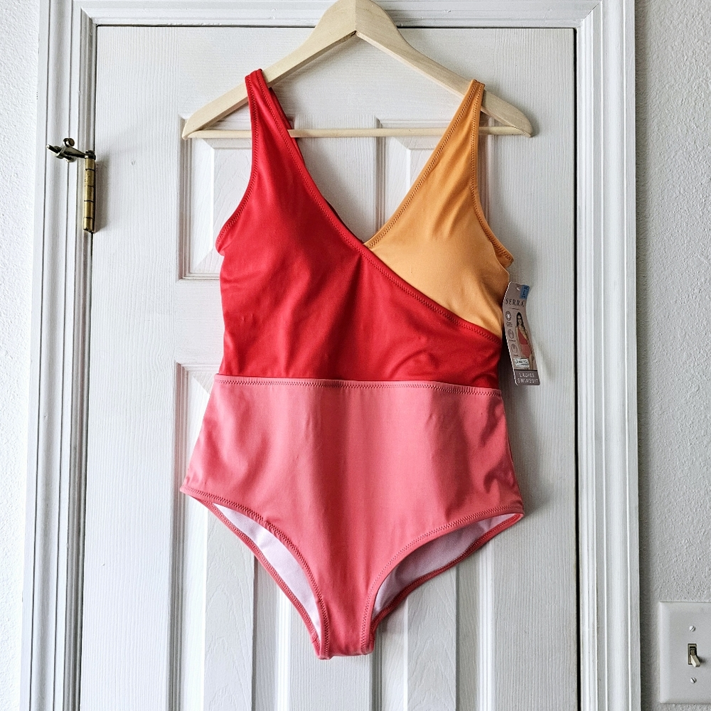 Serra colorblock swimsuit size L one piece v neck padded shelf bra NWT